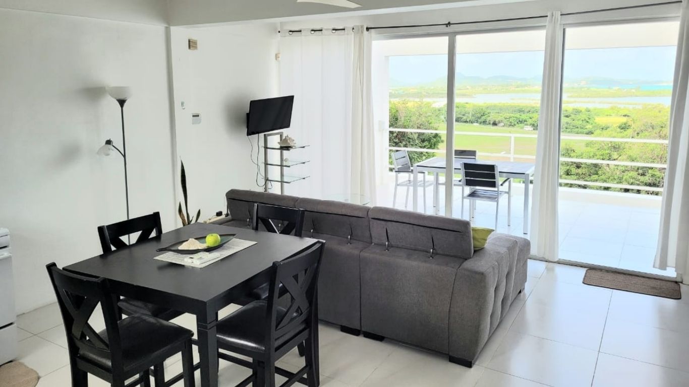 Paradise Properties - Lord View Manor Apartments - Upper Unit #210 Available From July 15th